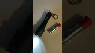 Tokyoto San - EDC - Urban EDC basic stuff - Micro Keyring Flashlight Varta - Lampe pour porte-clef