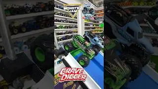 #monsterjam #Toy #MonsterTruck race | Viewer request 698 | 4 WIDE RIDE TRUCK MATCHUP #Battle