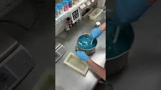 Special teal soap & glitter #smallbusiness #timelapse #soapmaking #alegnasoap #soap #timelapsevideo
