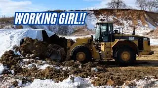 Big Manure Moves - Cat 980G Puts in Work