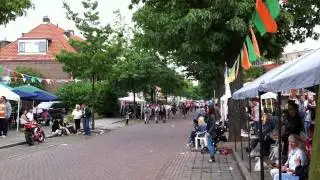 Zangeres zingt Nederlandstalig in Waterkwartier Nijmegen Vierdaagse