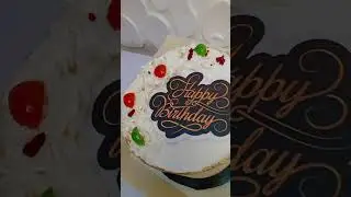 simple birthday cake/2 layer cakes,red velvet chocolate #white buttercream 🎂folnick'streatcakes