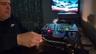 Dj MALLUGA In the mix Sunday #vinyl session on Technics 1210s 