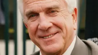 Actor Leslie Nielsen Has One Last Joke Written On His Gravestone