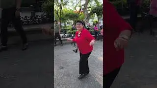 Baile en el Parque de la Marimba #baile #marimbasorquestas #chiapas #youtubeshorts #dance