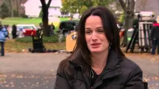 Young Adult - Elizabeth Reaser (Beth Slade) &uuml;ber Charlize Theron (Interview)