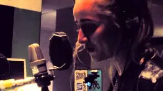 Silvana Imam - Satan I En Ny Dress (Live Fr&aring;n En K&auml;rleksattack P&aring; Svensk HipHop)