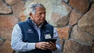CBS stock plunges on reported Les Moonves accusations