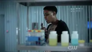 Black Lightning 3x10  Lynn addict to green light more