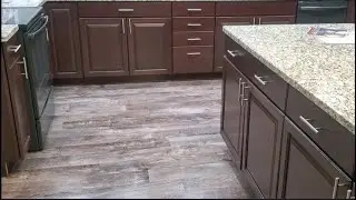 Установка ручки-скобы на кухонный шкаф с помощью шаблона