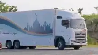 Trailer truck is carrying Mosque itself goes viral in Japan