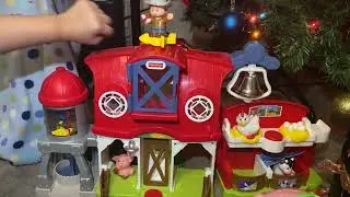 Jessie got a new toy Fisher-Price Little People Caring for Animals Farm 2 #farm #animal #pretendplay