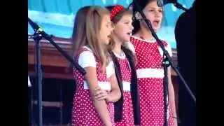 Carlin, Josie, Katie Tori, Bates, Alyssa, Erin, Singing I'm Glad I Know Who Jesus Is, By The Nelons.