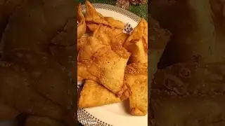 Aloo samoosa#aloosamoosa#pakola#chutni#foodlover#viralshorts@pakolapakistan9517