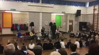 Rocco guitar in band 2017