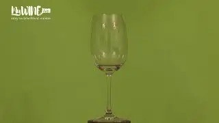Glass for full-bodied and aged white wine and young red wine