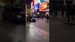 Crazy driver at Piccadilly Circus 😀😂 #viral #funny #foryou #youtubeshorts
