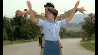 Le gendarme et les gendarmettes guy grosso / candy car drive 