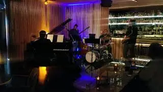 Sultry bass solo by Ben Shepherd (@benshepbass on instagram)