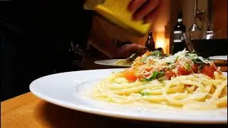 So was von Sommer: Spaghetti mit der leichtesten Tomatensauce EVER vegan/vegetarisch