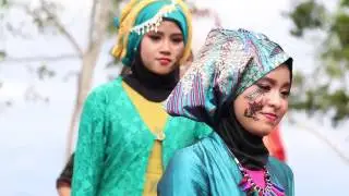 EXTREME FASHION SHOW SONGKET DI PUNCAK BATU  RUNCIANG