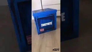 MICHOU a re&ccedil;u un COLIS de FORTNITE ! 😮