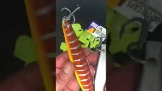 What size and color jigs should I buy to catch more fish on the yo-yo iron.
