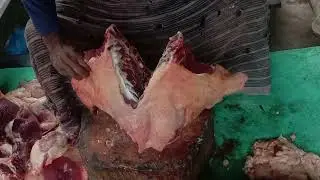 Super fast meat cutting skills in the fresh meat shops.#superfastmeatcuttingskills#freshmeatshops