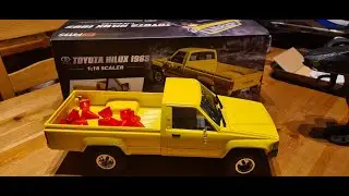 FMS Hilux 1983 1:18 SCALER  RC car  unbox and drive