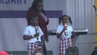 LEARNING LANGUAGES IN EARLY STAGES 