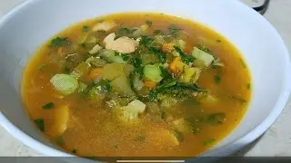 Quick and Easy Vegetable Soup // Tamang tama sa Malamig na panahon