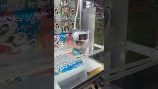Claw games are just more fun in Japan win or lose! 🇯🇵 😅😂   #clawmachine #japantravel #arcadegames