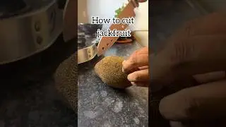 How to cut Raw Jackfruit At Home | how to cut kathal #food #kathal #jackfruit #cutting #shorts