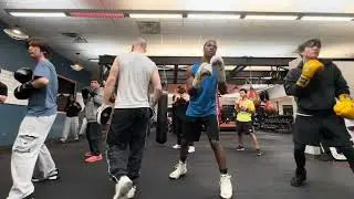 How to throw the lead hook to the body