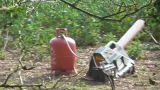 Farming Scatterbird Device explodes as I film it lol used in Cambridgeshire UK 30mar2021 406p