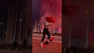 САЛЮТ и лонгбординг: воплощаю яркие трюки на доске в огненном исполнении! 🔥🎇 #longboard