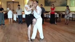 Argentine tango class: Claudio Villagra and Helena Fernandez - C&oacute;mo Se Hace un Tango