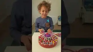 Adam joue &agrave; Miss Kipik 🕷🕸