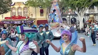 Disneyland Magic Happens Parade