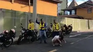 Atriz Nanda Costa posta v&iacute;deo dan&ccedil;ando pagode com mototaxista em salvador