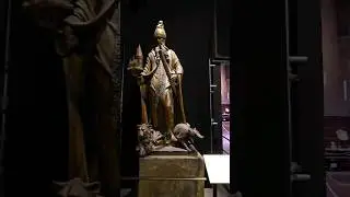 Harry Potter - Statue de l'architecte de Poudlard 
