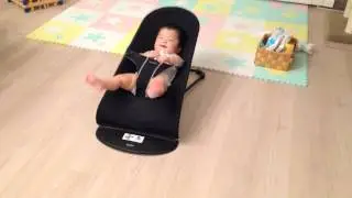 バウンサーの使いがすごい赤ちゃん