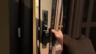 Smart lock for slim aluminum glass door #cerraduras #cerradurasdigitales #smartlock #smartlocks