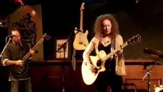 Kirsten Thien 