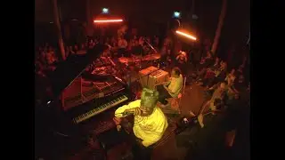 xmunashe - '100% Chaos' (Live in Sydney)