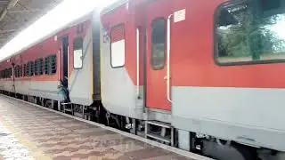 22101- LTT Madurai Express arrival near to Pune Junction