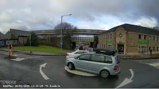 LD56WOR Nelson. I&rsquo;ll come round a bit fast, cut over the roundabout & sound my horn at the learner