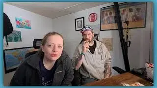 Americans Tasting Dutch Treats! Tasting our Gift Box LIVE 🇳🇱