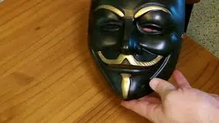 Распаковка: Маска Гая Фокса &laquo;V значит Вендетта&raquo; из смолы, $40