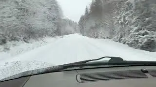 Ute o k&ouml;r gengas i sn&ouml;n